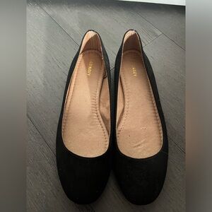 Size 10 - black flats